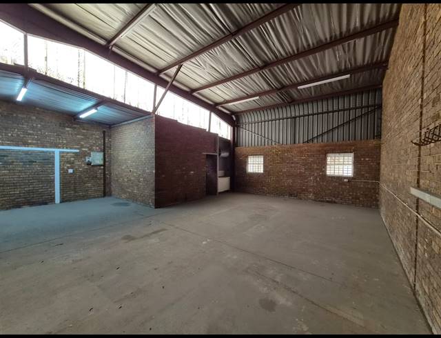 172M² WAREHOUSE TO LET IN WADEVILLE